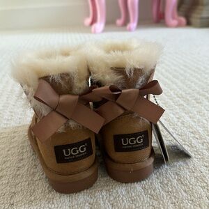 ‼️brand new with tags UGGS‼️ size 7/8 Aus